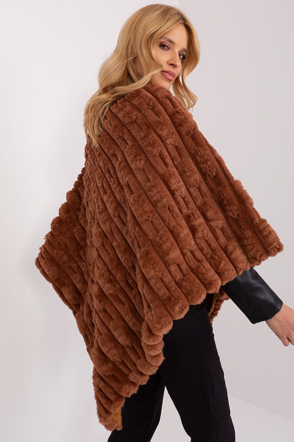 Poncho Model 203664 AT (11495408828684)