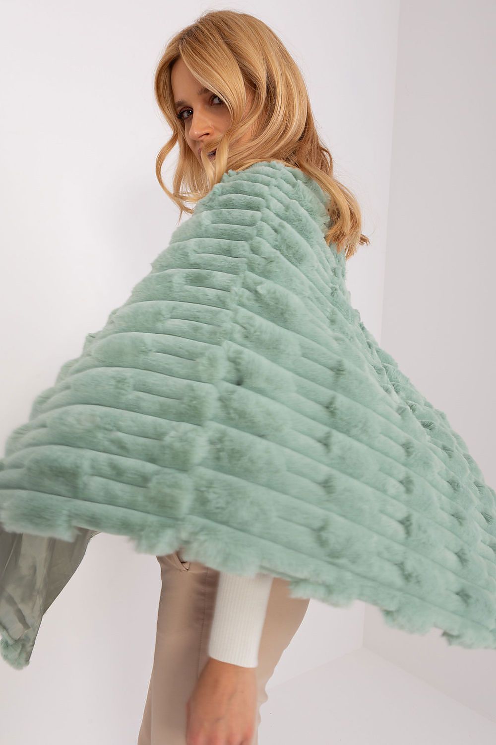 Poncho Model 203664 AT (11495408828684)